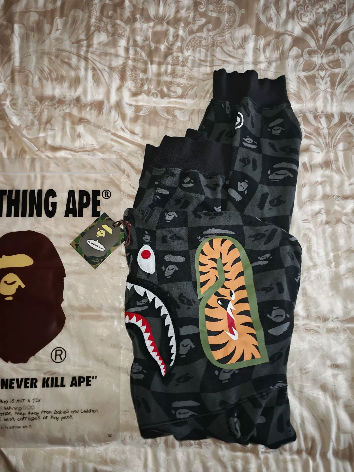 Bape Bape Black Hoodie L Men Size US L / EU 52-54 / 3 - 5 Thumbnail