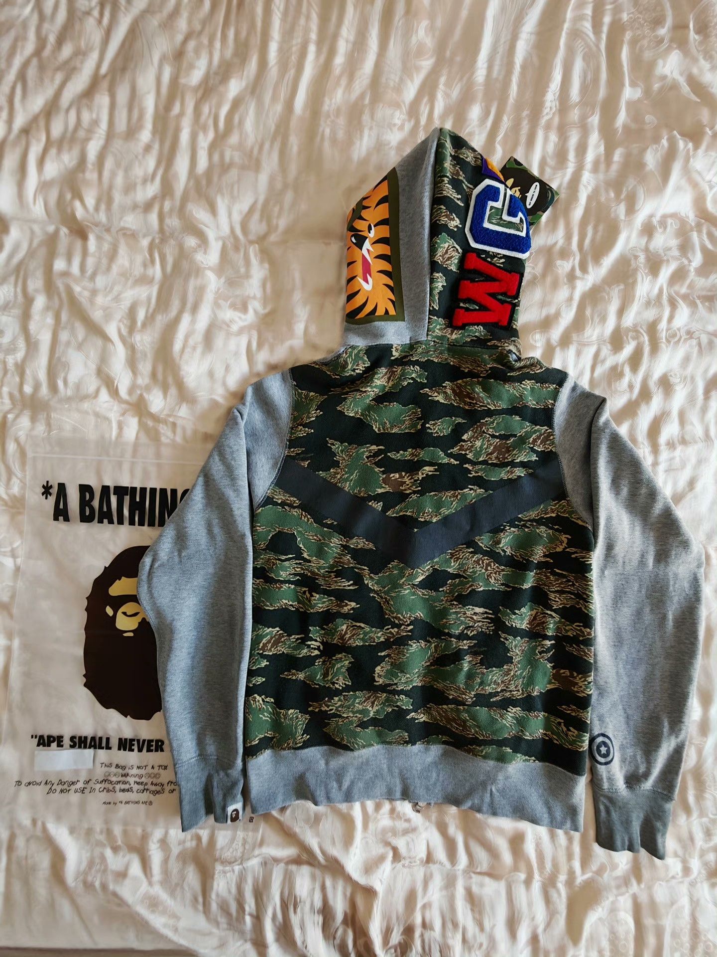 Bape Bape Green Light Jacket M Men Size US M / EU 48-50 / 2 - 2 Thumbnail