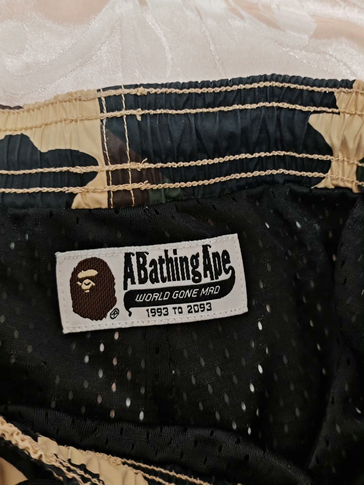 Bape Bape Yellow Shorts L Men Size US 34 / EU 50 - 4 Thumbnail