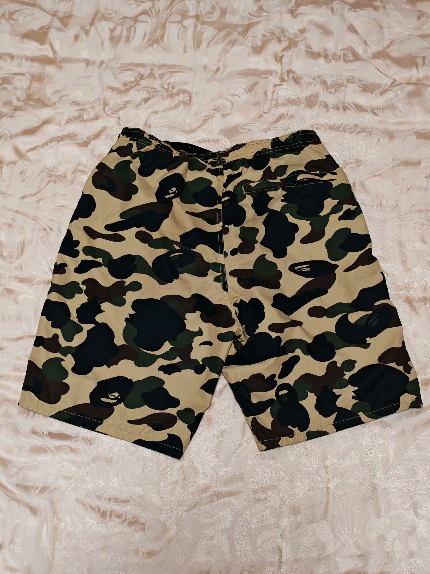 Bape Bape Yellow Shorts L Men Size US 34 / EU 50 - 2 Thumbnail
