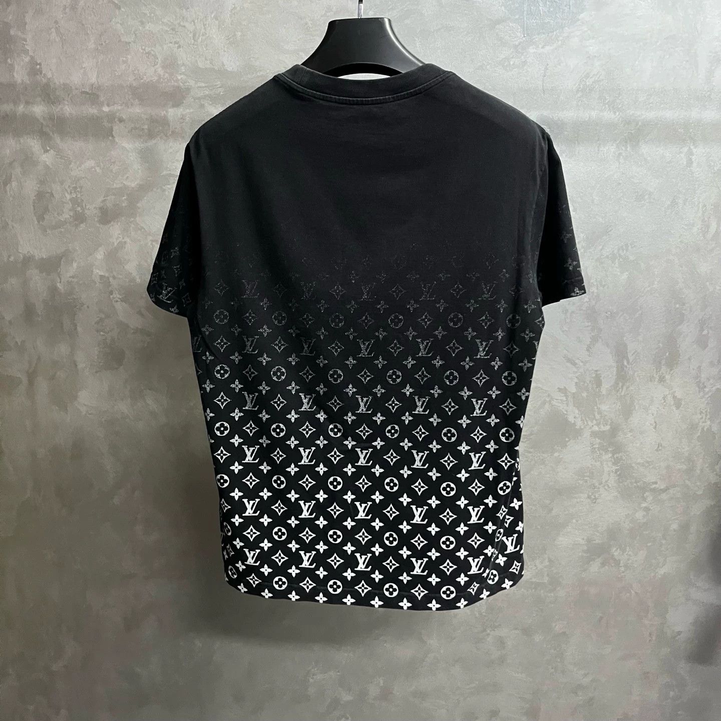 Louis Vuitton Louis Vuitton Retro Printed Multi T-Shirt M Women Size M / US 6-8 / IT 42-44 - 5 Thumbnail