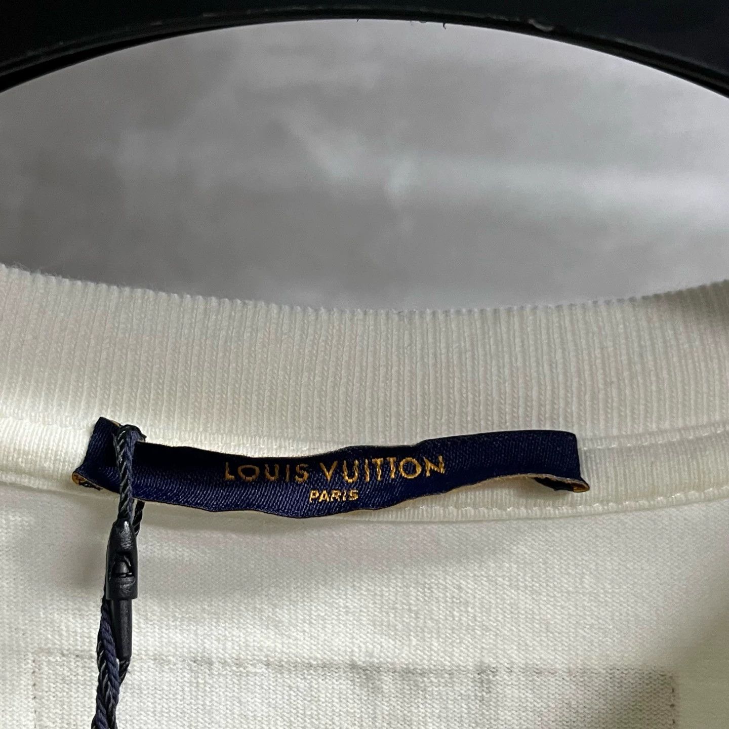 Louis Vuitton Louis Vuitton Floral Graphic White T-Shirt XL Women Size XL / US 12-14 / IT 48-50 - 2 Thumbnail