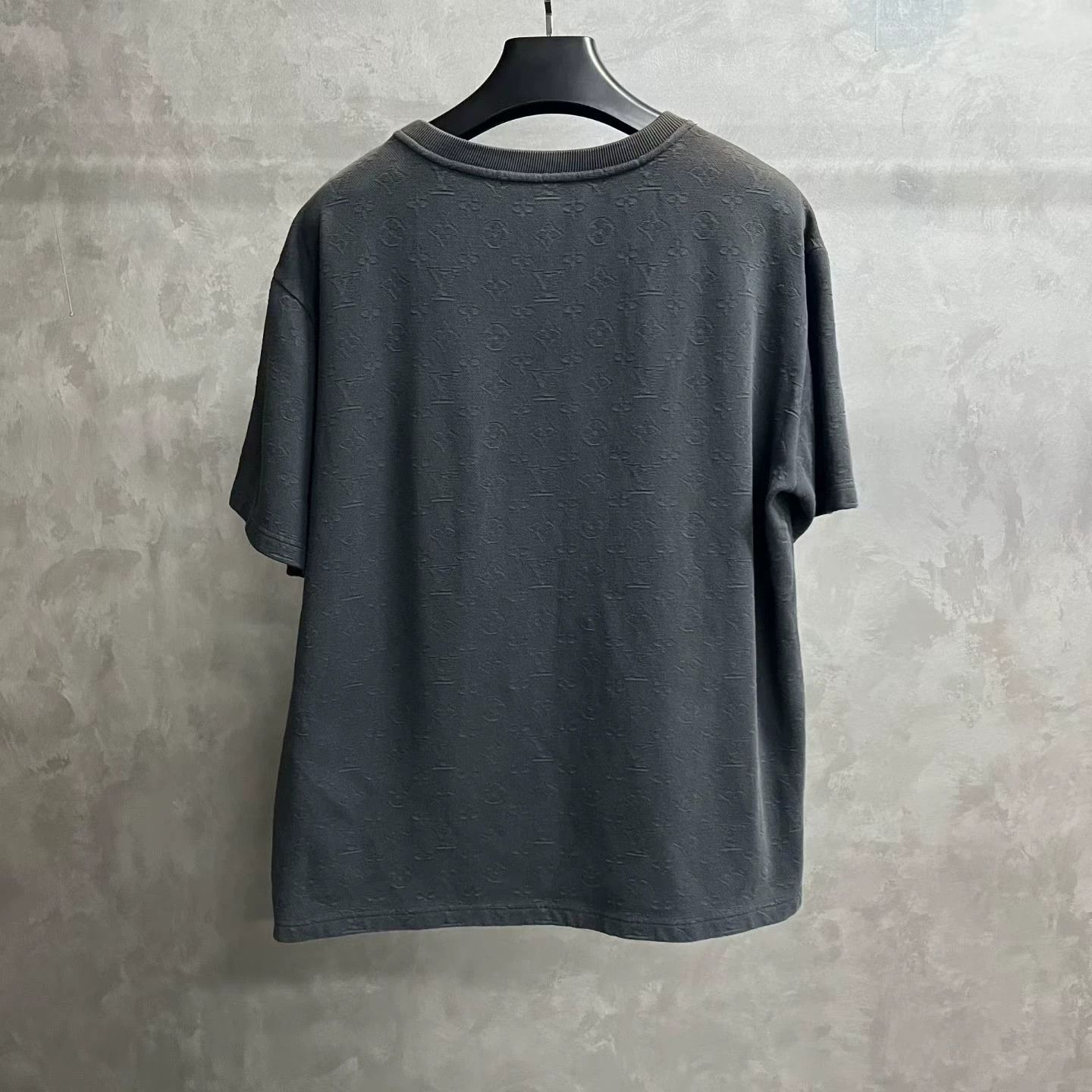 Louis Vuitton Louis Vuitton Gray T-Shirt XXL Women Size XXL / US 16-18 / IT 52-54 - 5 Thumbnail
