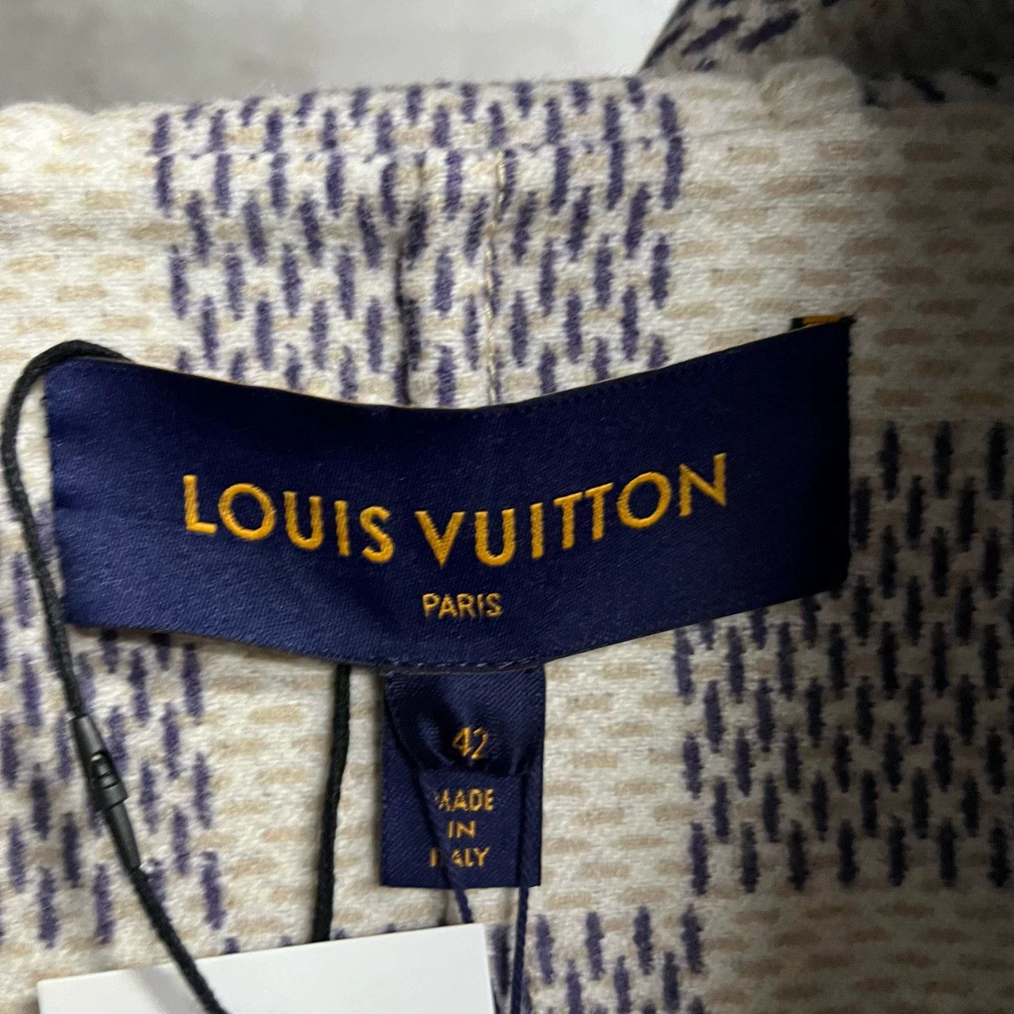 Louis Vuitton Louis Vuitton Beige Coat Outerwear Size L / US 10 / IT 46 - 2 Thumbnail
