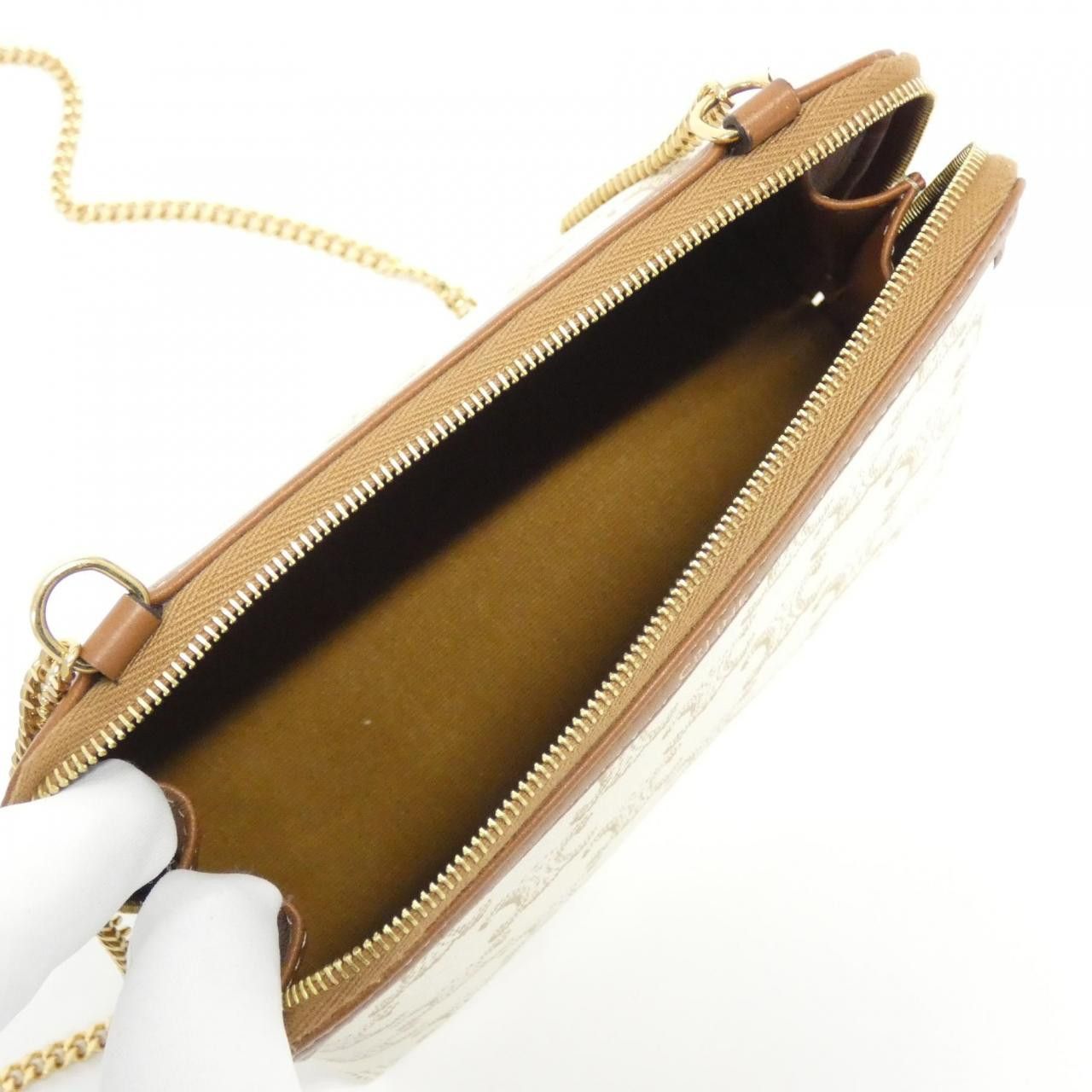 Celine Celine Celine Chain Clutch Trionph Canvas Lamb Shoulder Bag Leather Shoulder Bag 10E382CBX DUTY FREE for USA Size ONE SIZE - 7 Thumbnail