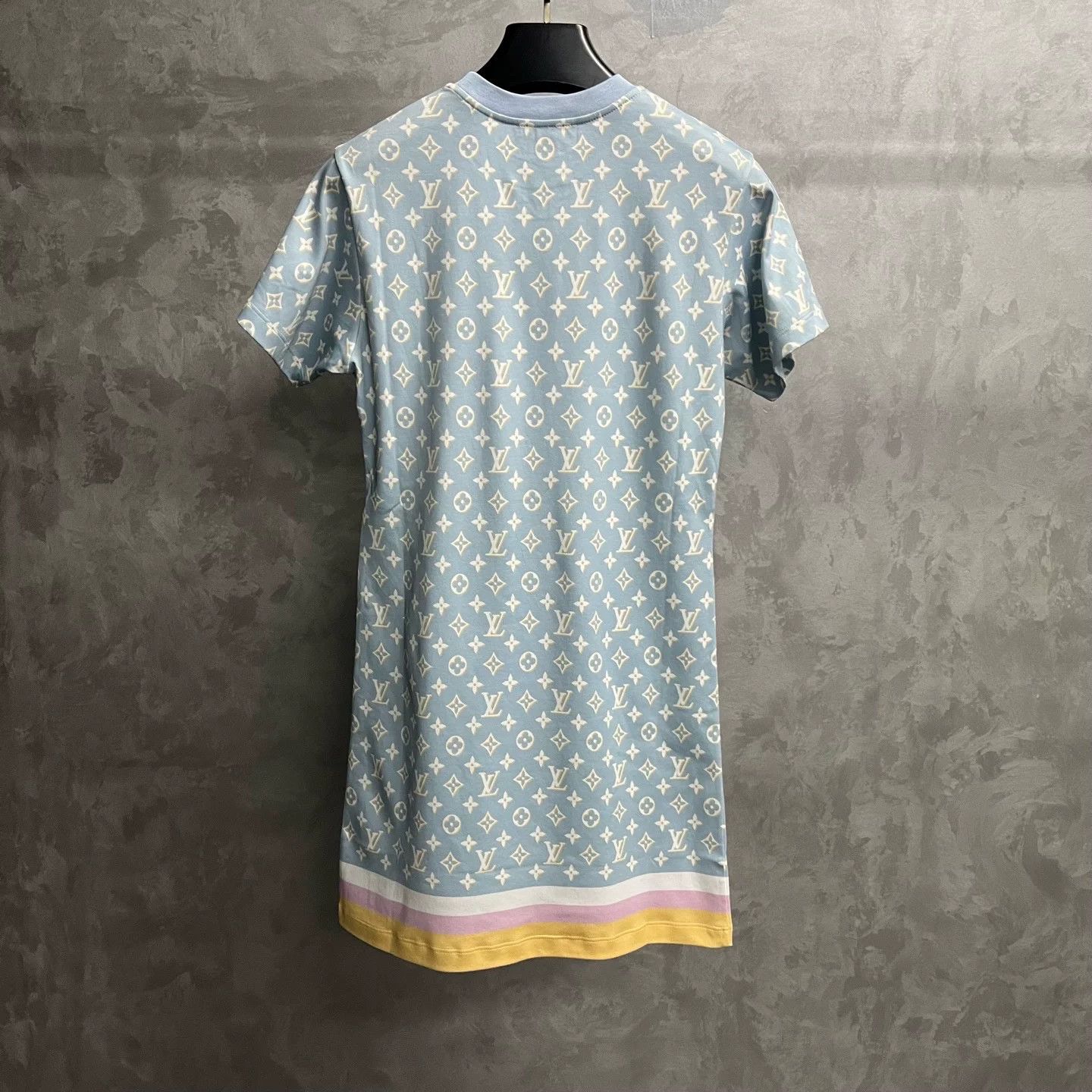 Louis Vuitton Louis Vuitton Slim Long Blue T-Shirt XS Women Size XS / US 0-2 / IT 36-38 - 5 Thumbnail