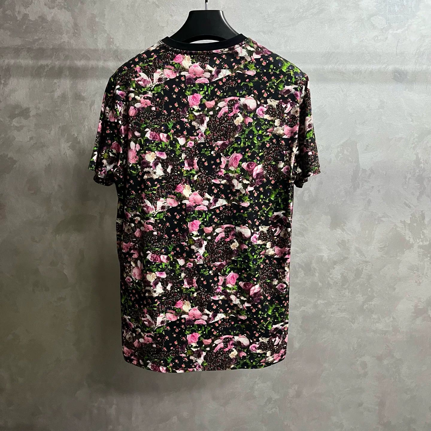 Givenchy Givenchy Floral Printed T-Shirt XS Women Size XS / US 0-2 / IT 36-38 - 5 Thumbnail