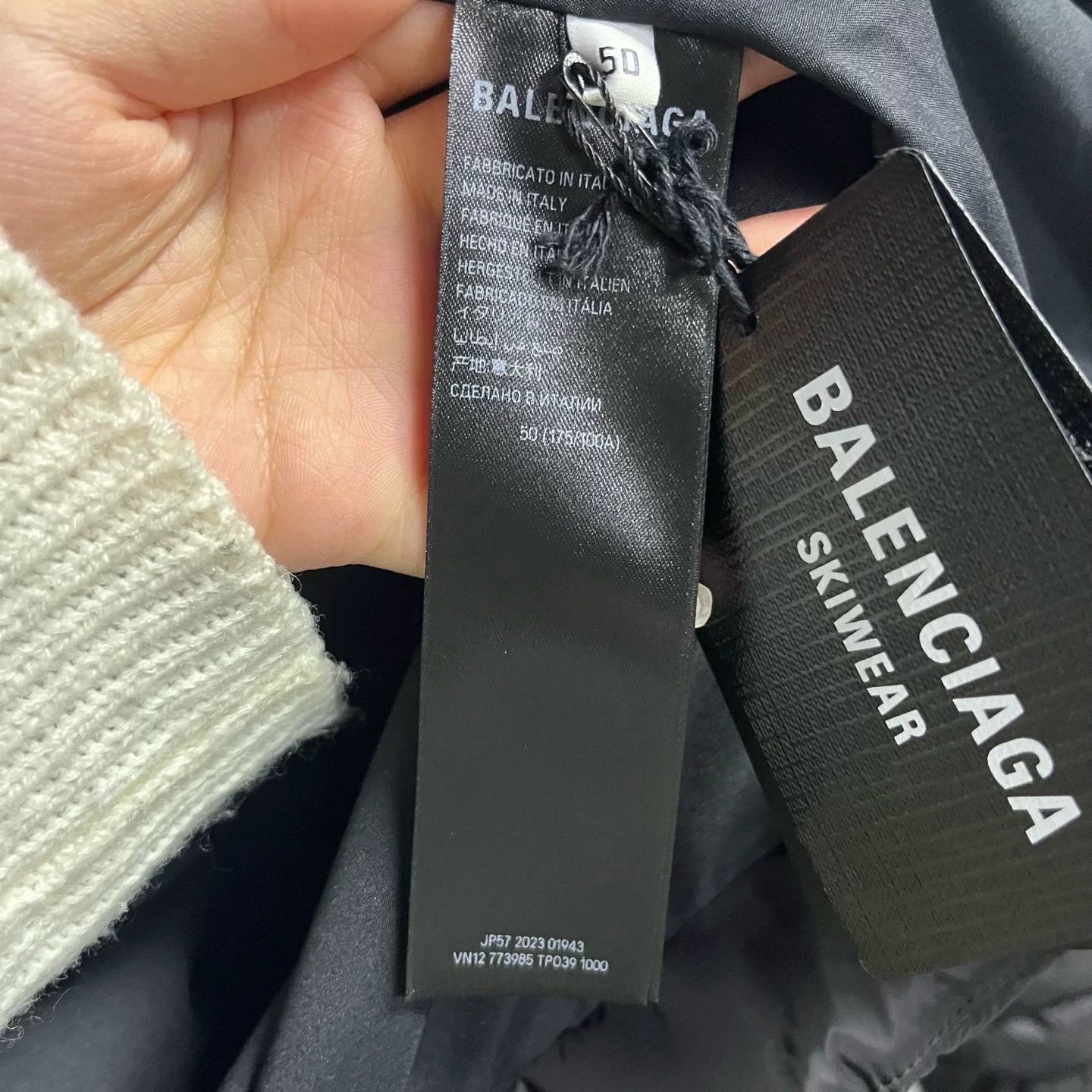 Balenciaga Balenciaga Retro Printed Black Hoodie 50 Men Size US XL / EU 56 / 4 - 3 Thumbnail