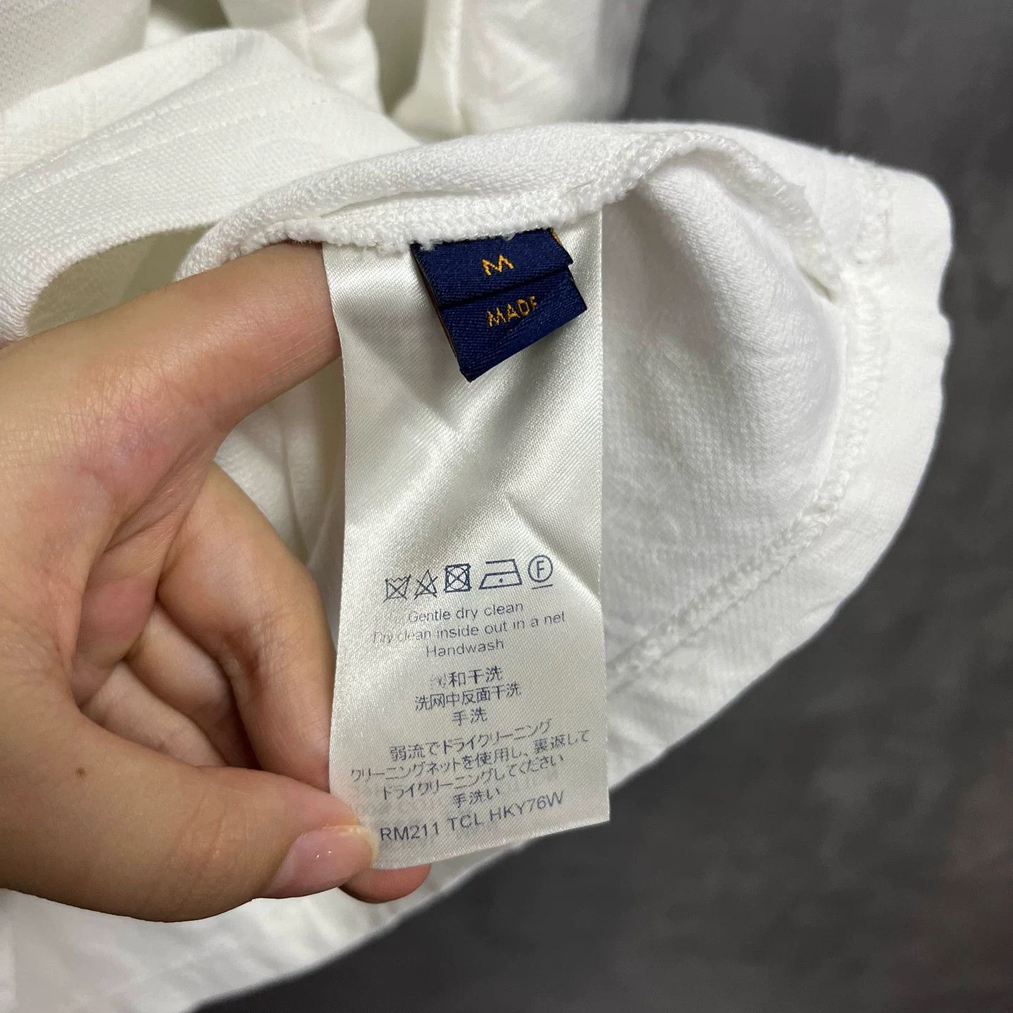 Louis Vuitton Louis Vuitton White Hoodie M Men Size US M / EU 48-50 / 2 - 4 Thumbnail