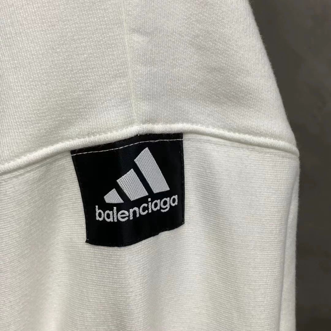 Balenciaga Balenciaga Retro Graphic White Hoodie S Men Size US S / EU 44-46 / 1 - 6 Thumbnail