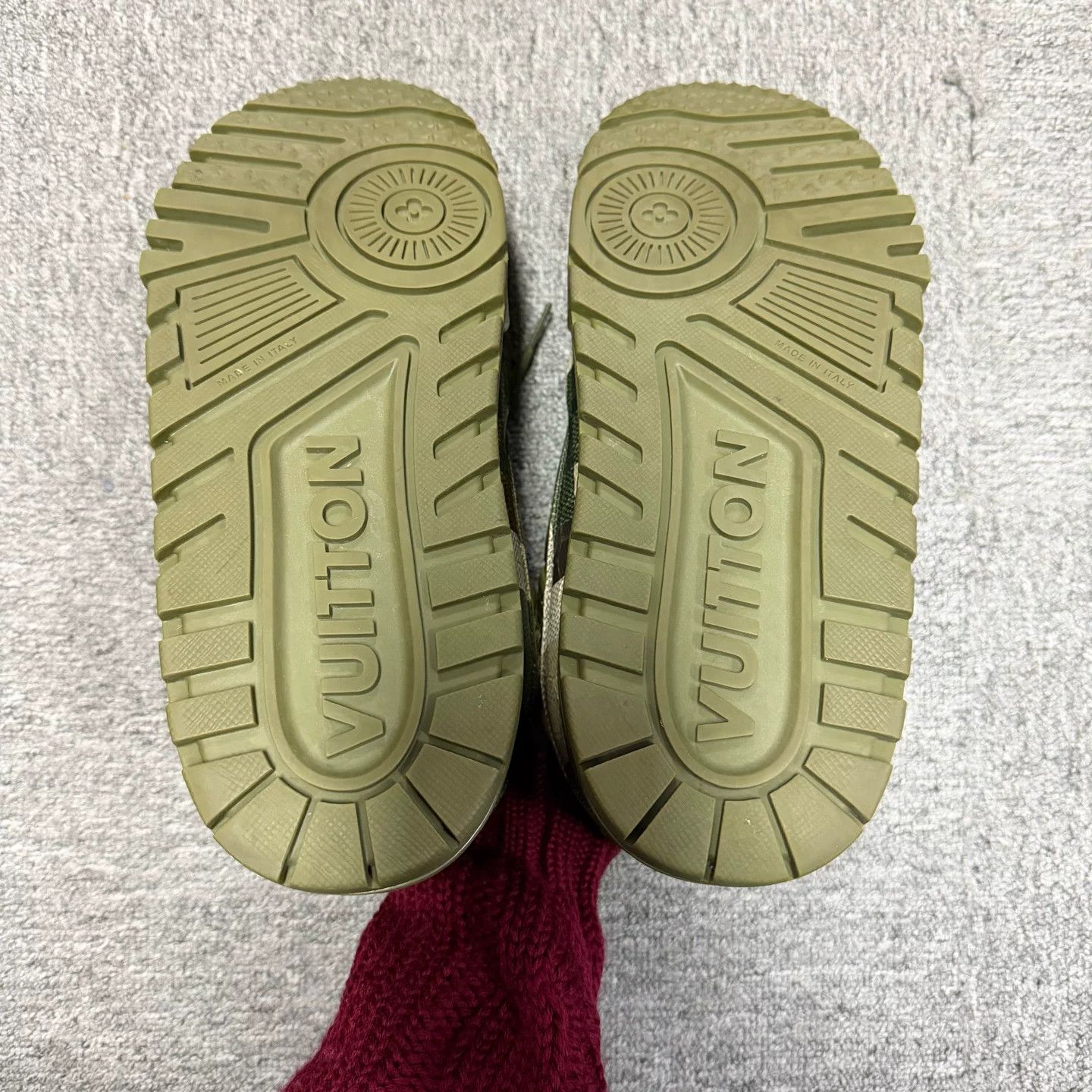 Louis Vuitton Louis Vuitton Leather Green Lowtop Sneakers 7.5 Women Size US 7.5 / IT 37.5 - 6 Thumbnail