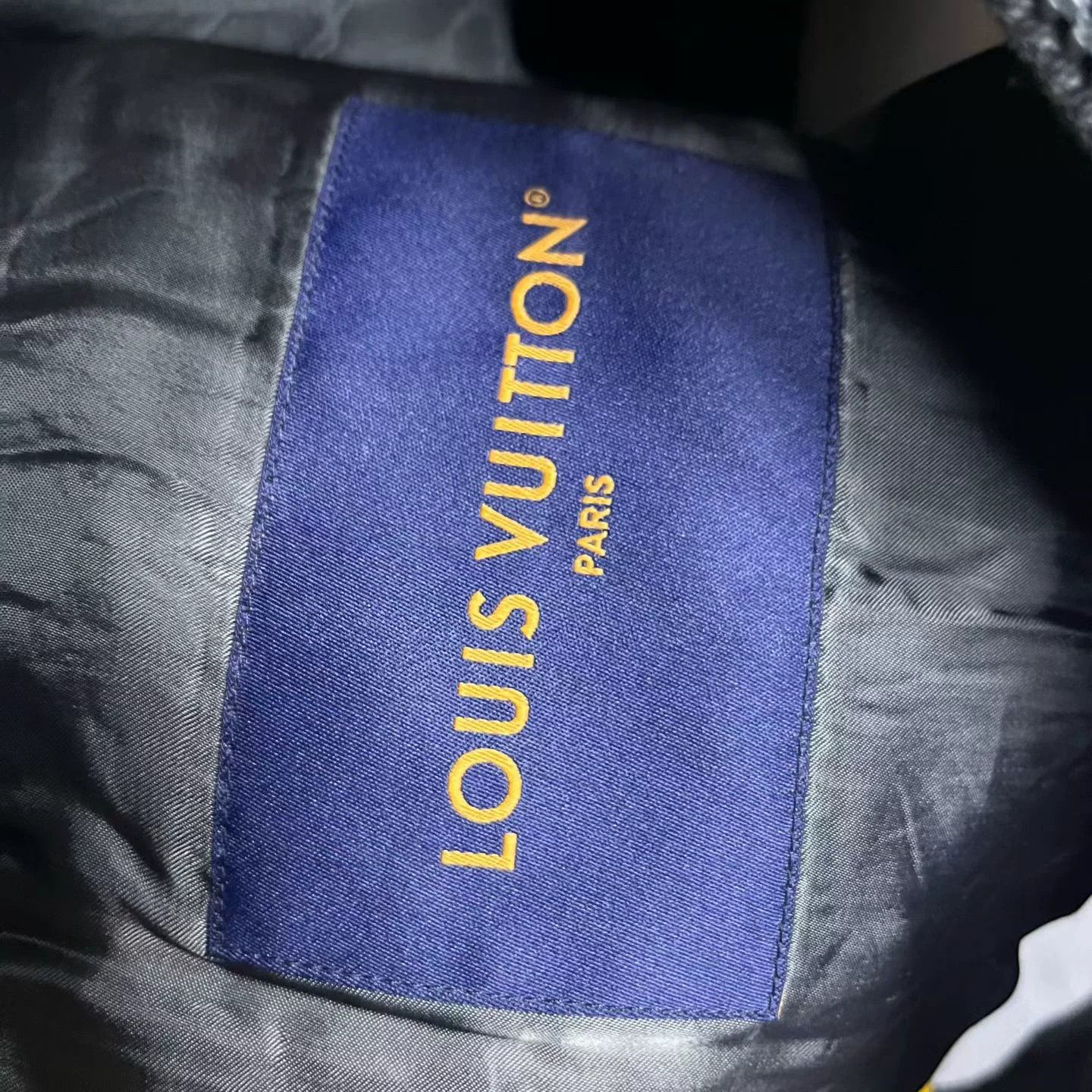 Louis Vuitton Louis Vuitton Multi Designer Casual Size XXL / US 16-18 / IT 52-54 - 2 Thumbnail