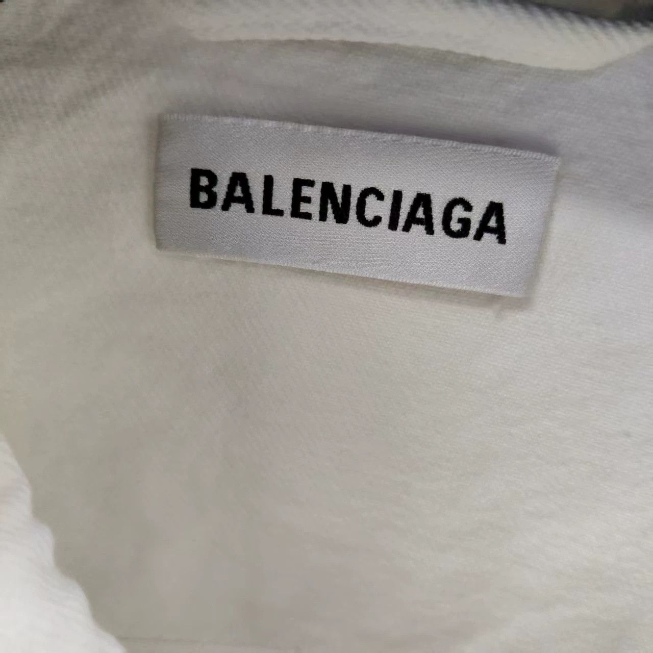 Balenciaga Balenciaga Retro Graphic White Hoodie 44 Men Size US L / EU 52-54 / 3 - 8 Thumbnail