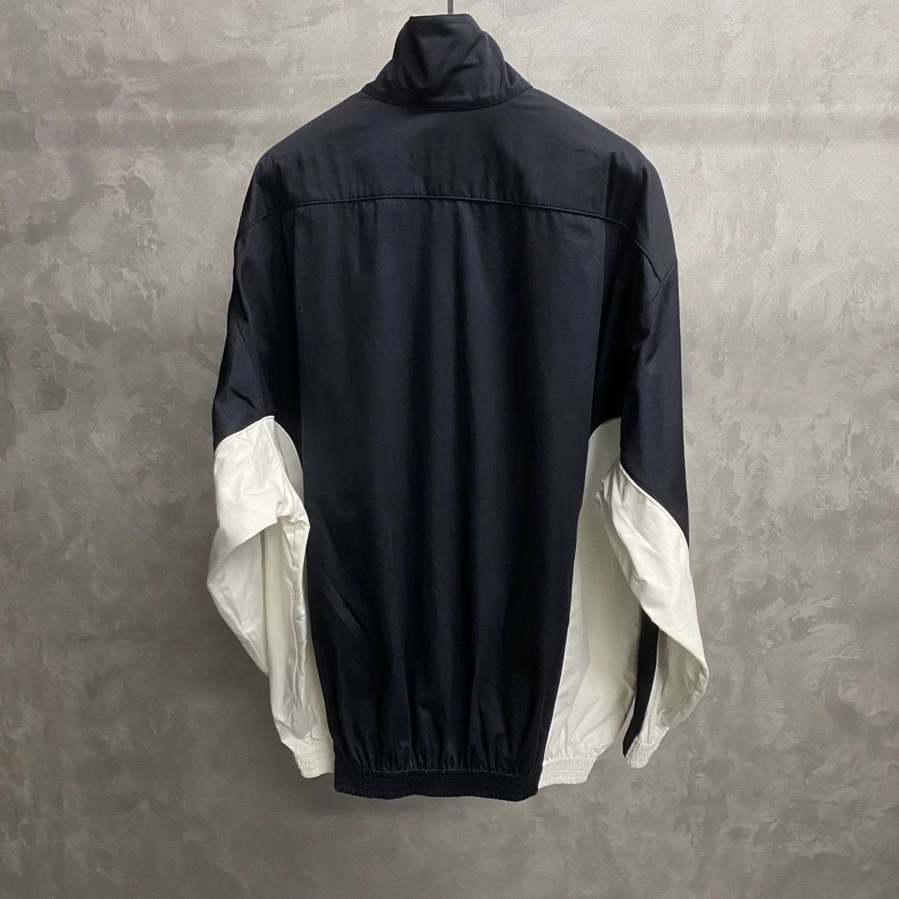 Balenciaga Balenciaga Retro Graphic Black Hoodie 44 Men Size US L / EU 52-54 / 3 - 2 Thumbnail