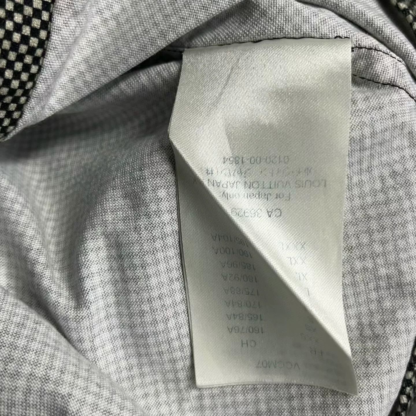 Louis Vuitton Louis Vuitton Retro Gray T-Shirt XL Women Size XL / US 12-14 / IT 48-50 - 3 Thumbnail