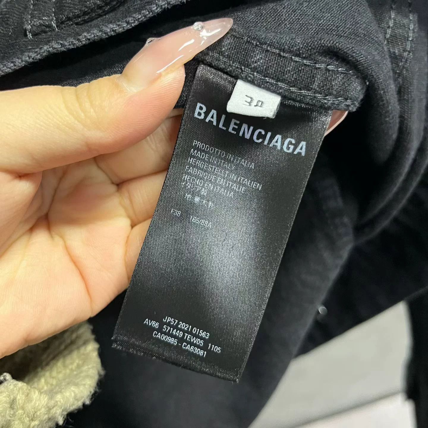 Balenciaga Balenciaga Retro Denim Black Hoodie 38 Men Size US S / EU 44-46 / 1 - 3 Thumbnail