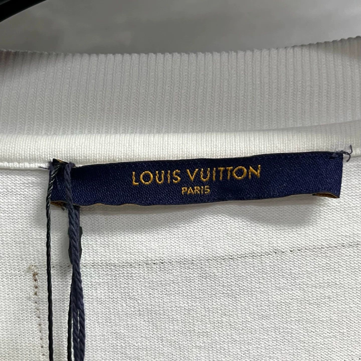 Louis Vuitton Louis Vuitton Retro Printed White T-Shirt L Women Size L / US 10 / IT 46 - 2 Thumbnail