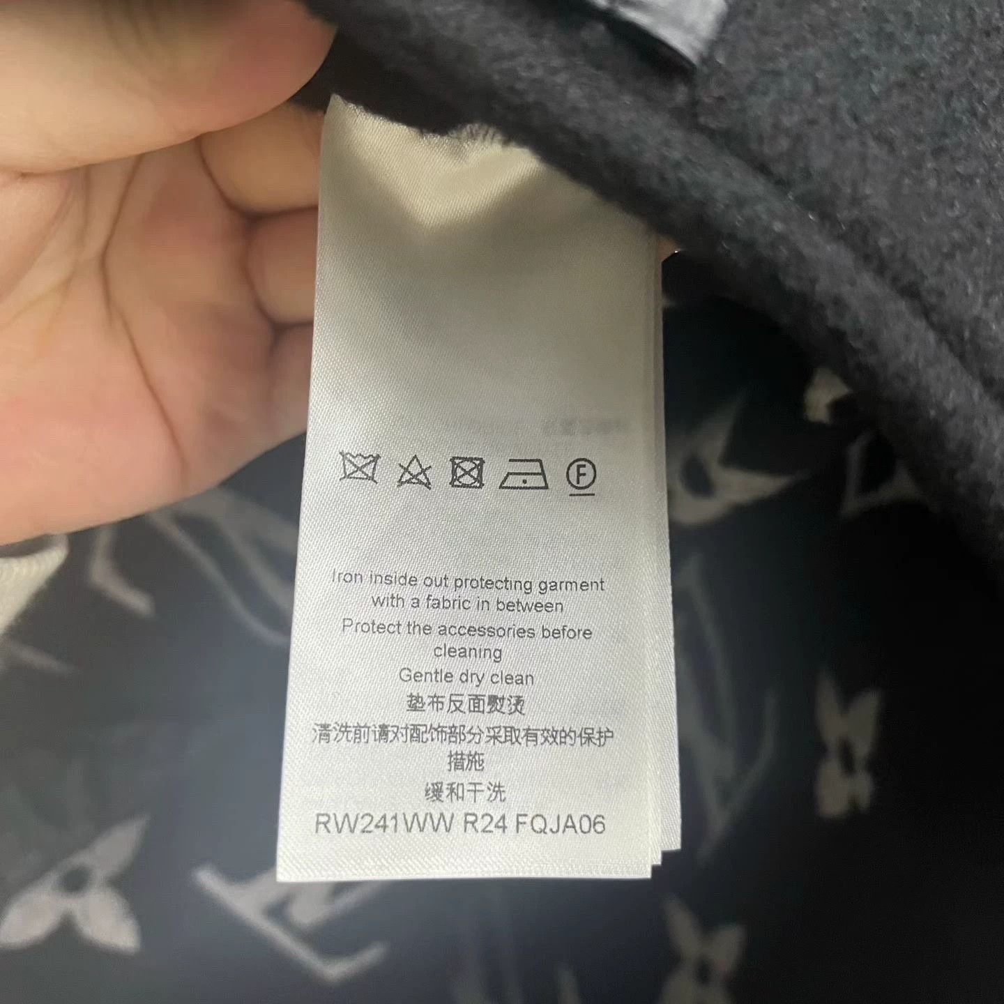 Louis Vuitton Louis Vuitton Black Cap Designer Size XS / US 0-2 / IT 36-38 - 3 Thumbnail