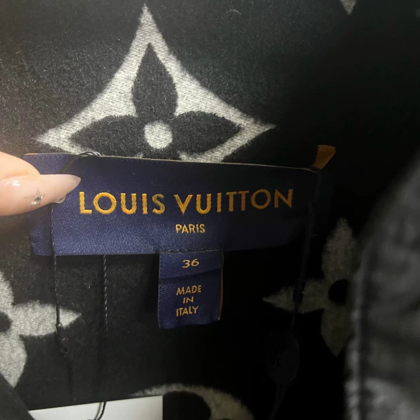 Louis Vuitton Louis Vuitton Black Cap Designer Size XS / US 0-2 / IT 36-38 - 2 Thumbnail