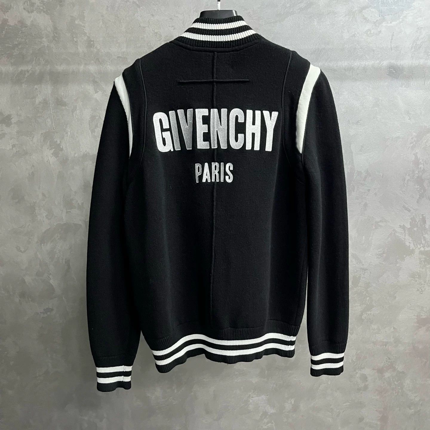 Givenchy Givenchy Printed Striped Black T-Shirt S Women Size S / US 4 / IT 40 - 5 Thumbnail