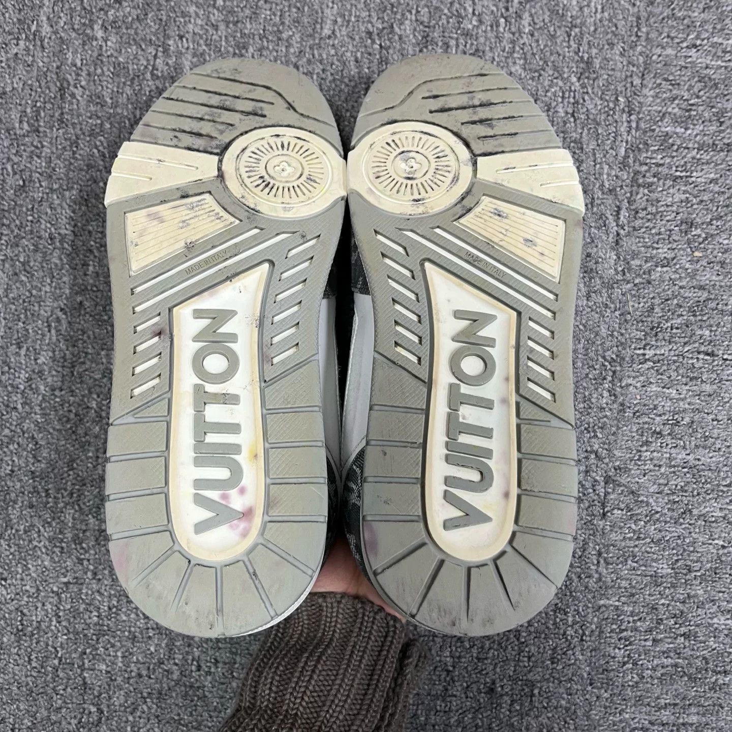 Louis Vuitton Louis Vuitton Leather Black Lowtop Sneakers 5.5 Women Size US 5.5 / IT 35.5 - 5 Thumbnail