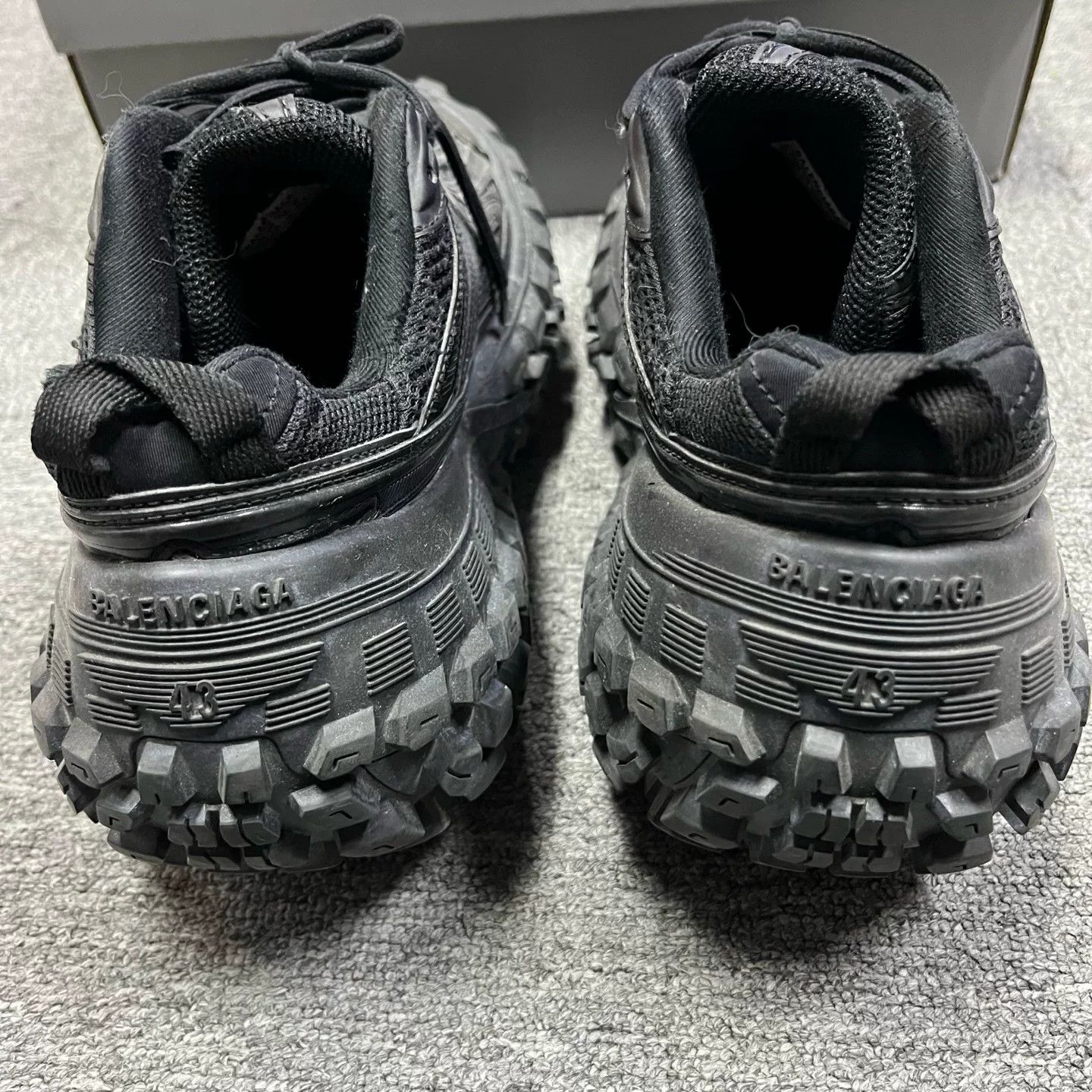 Balenciaga Balenciaga Retro Black Lowtop Sneakers 43 Women Size US 9.5 / EU 42-43 - 4 Thumbnail