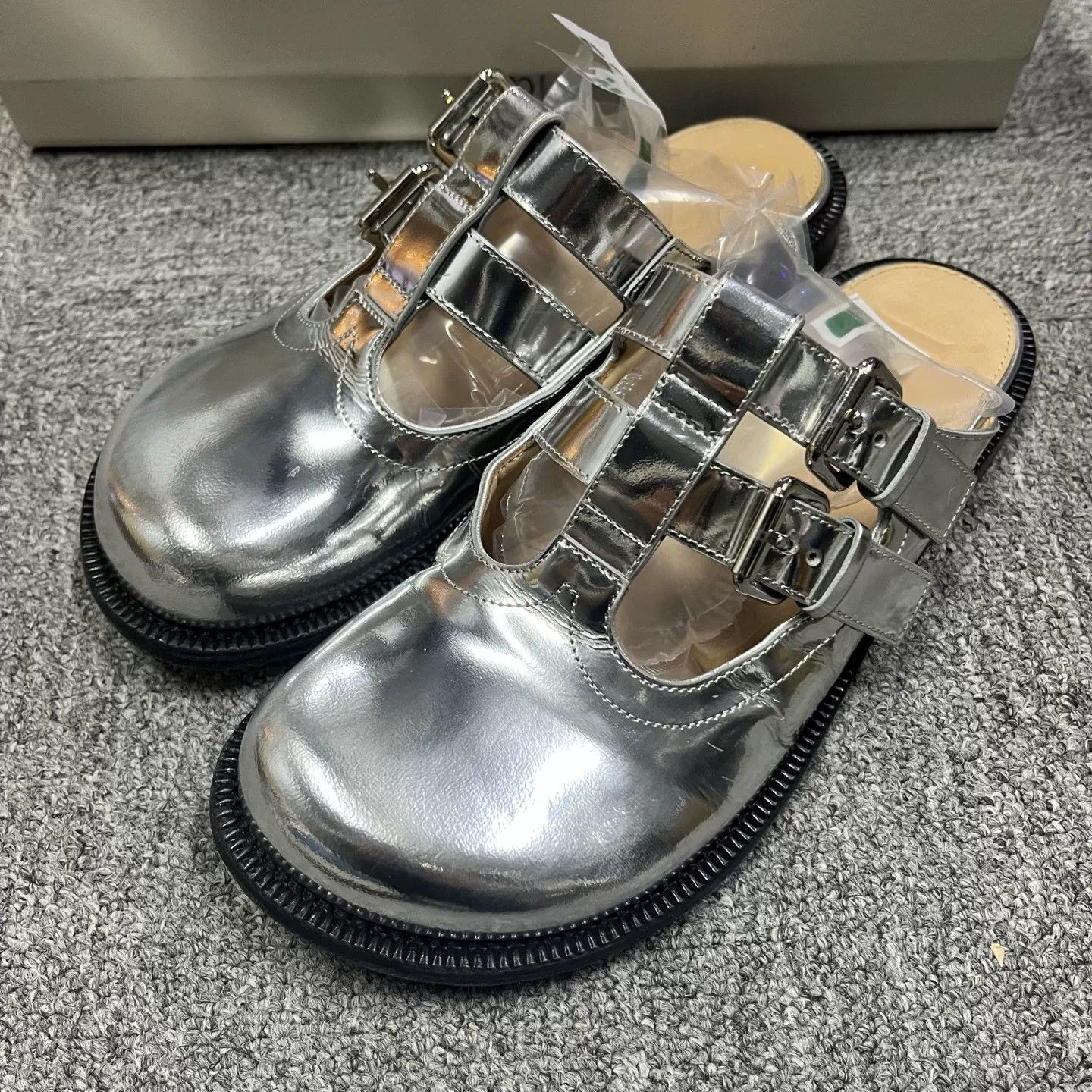 Loewe Loewe Leather Silver Lowtop Sneakers 37 Women Size US 6.5 / IT 36.5 - 2 Thumbnail