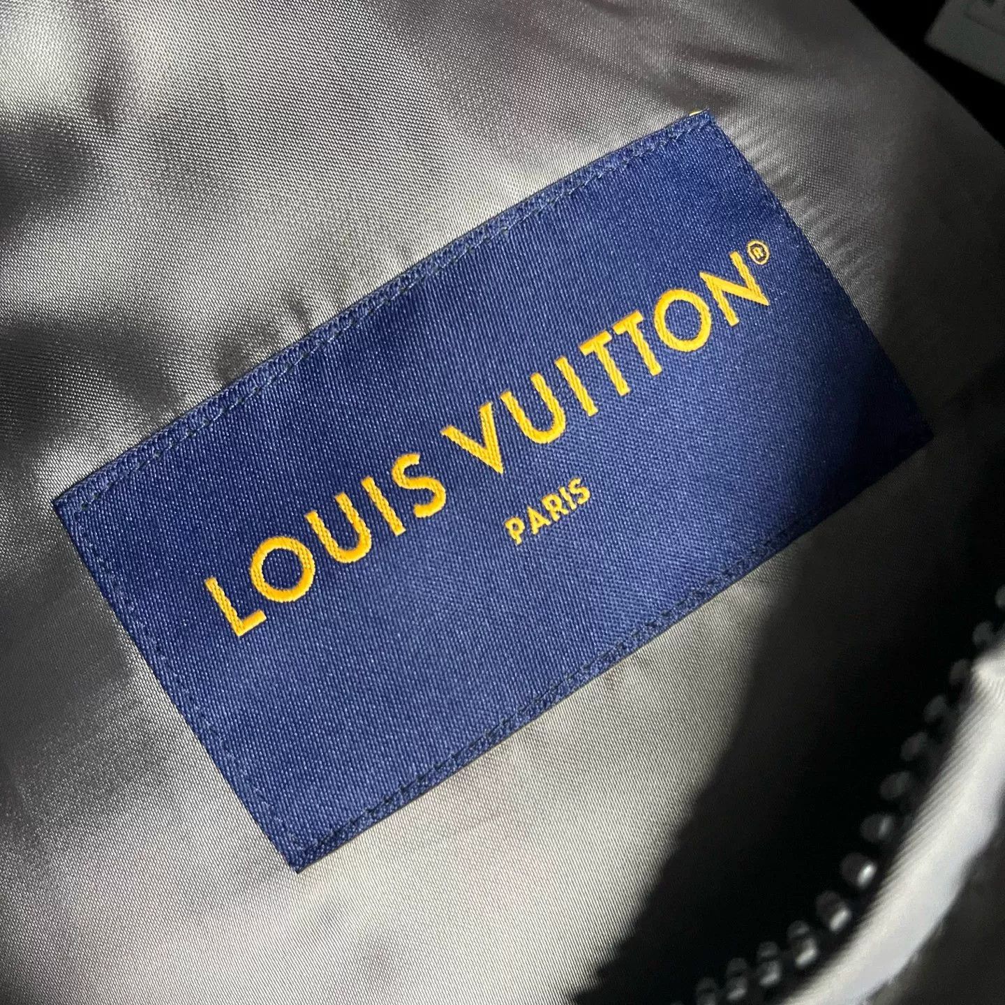 Louis Vuitton Louis Vuitton Gray Designer Casual Size 3XL / US 20-22 - 2 Thumbnail