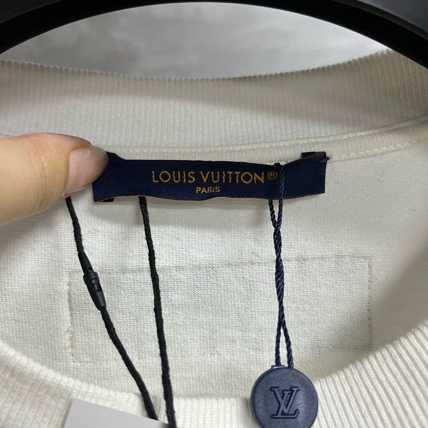 Louis Vuitton Louis Vuitton Embroidered White Hoodie XL Men Size US XL / EU 56 / 4 - 3 Thumbnail