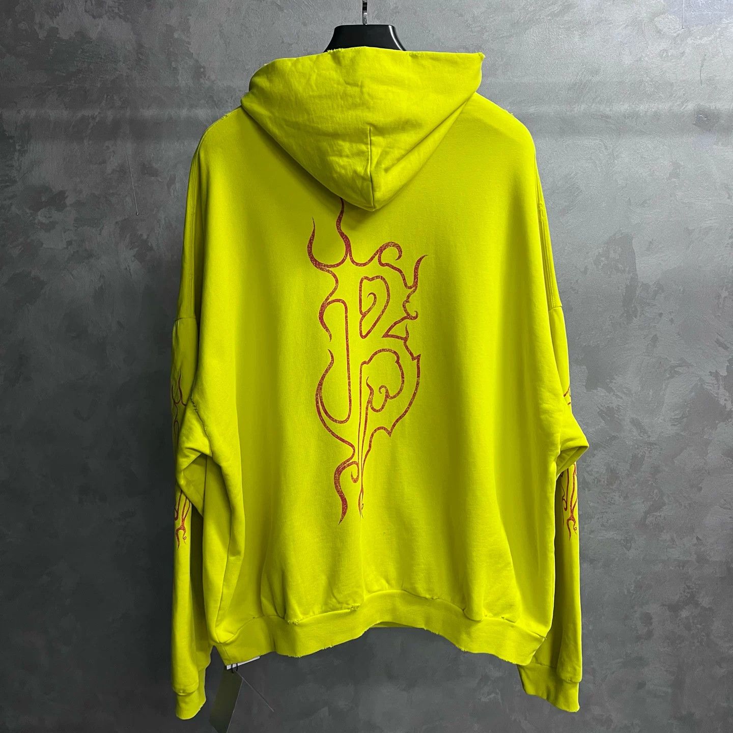 Balenciaga Balenciaga Retro Printed Yellow Hoodie 2 Men Size US XS / EU 42 / 0 - 5 Thumbnail