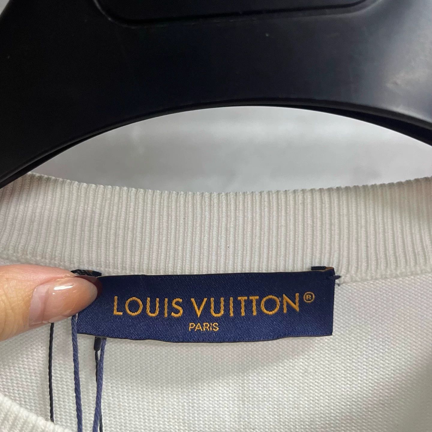 Louis Vuitton Louis Vuitton Printed White T-Shirt XL Women Size XL / US 12-14 / IT 48-50 - 2 Thumbnail