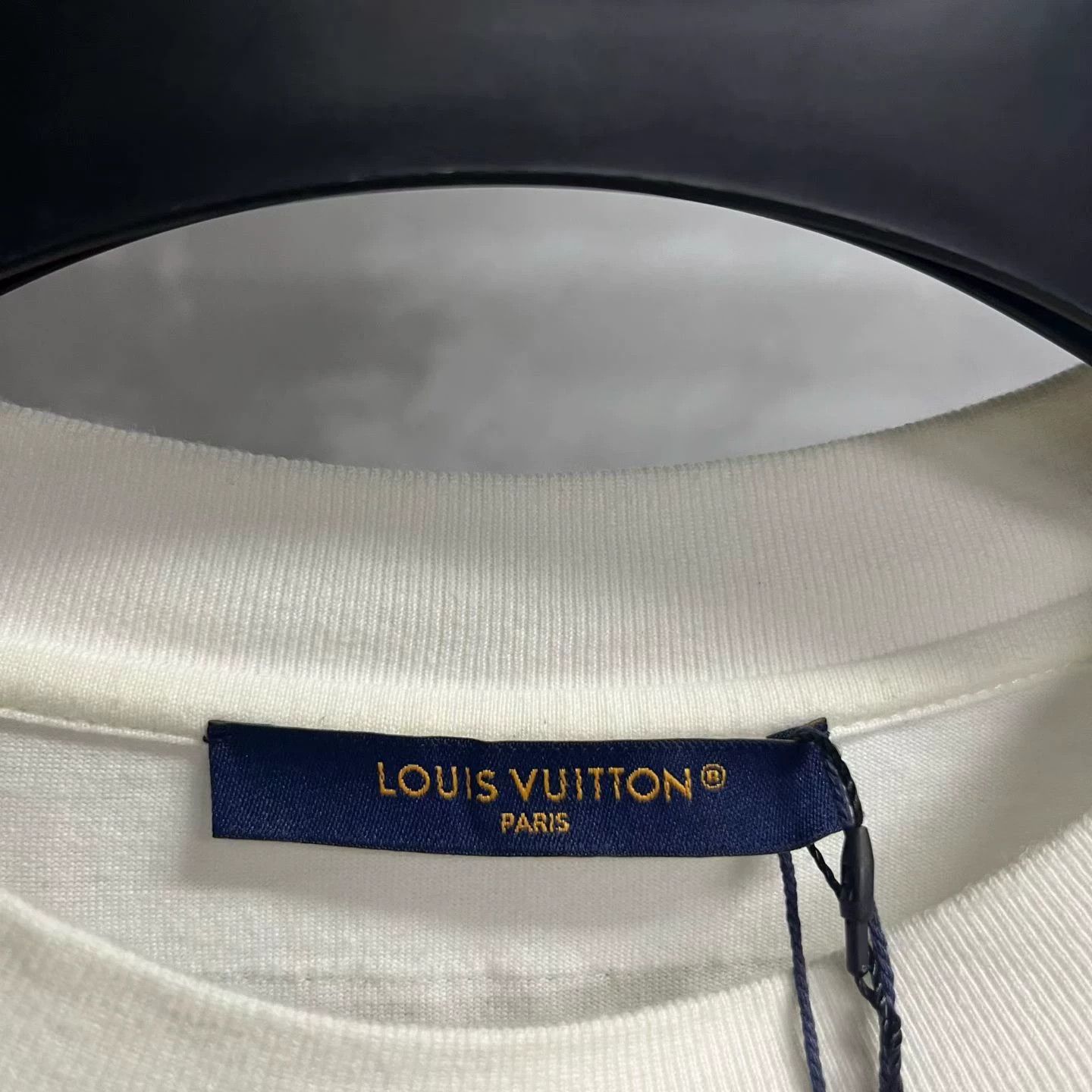 Louis Vuitton Louis Vuitton Retro Printed White T-Shirt XL Women Size XL / US 12-14 / IT 48-50 - 2 Thumbnail