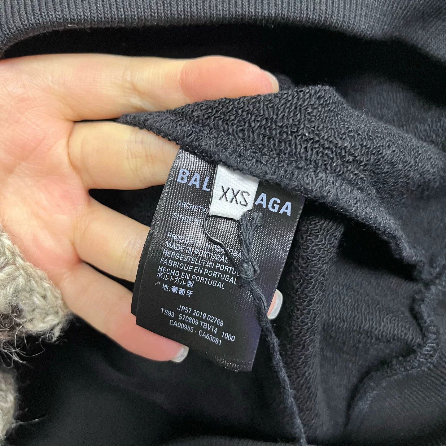 Balenciaga Balenciaga Retro Printed Black Hoodie XXS Men Size US XXS / EU 40 - 6 Thumbnail
