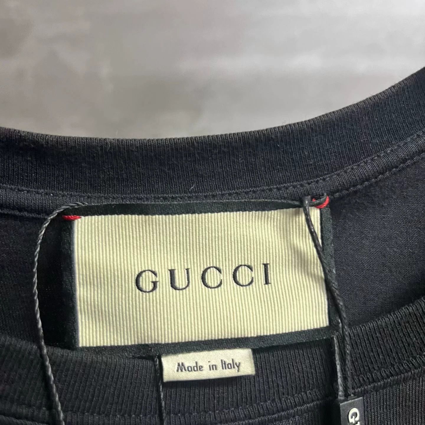 Gucci Gucci Retro Printed Black T-Shirt S Women Size S / US 4 / IT 40 - 2 Thumbnail
