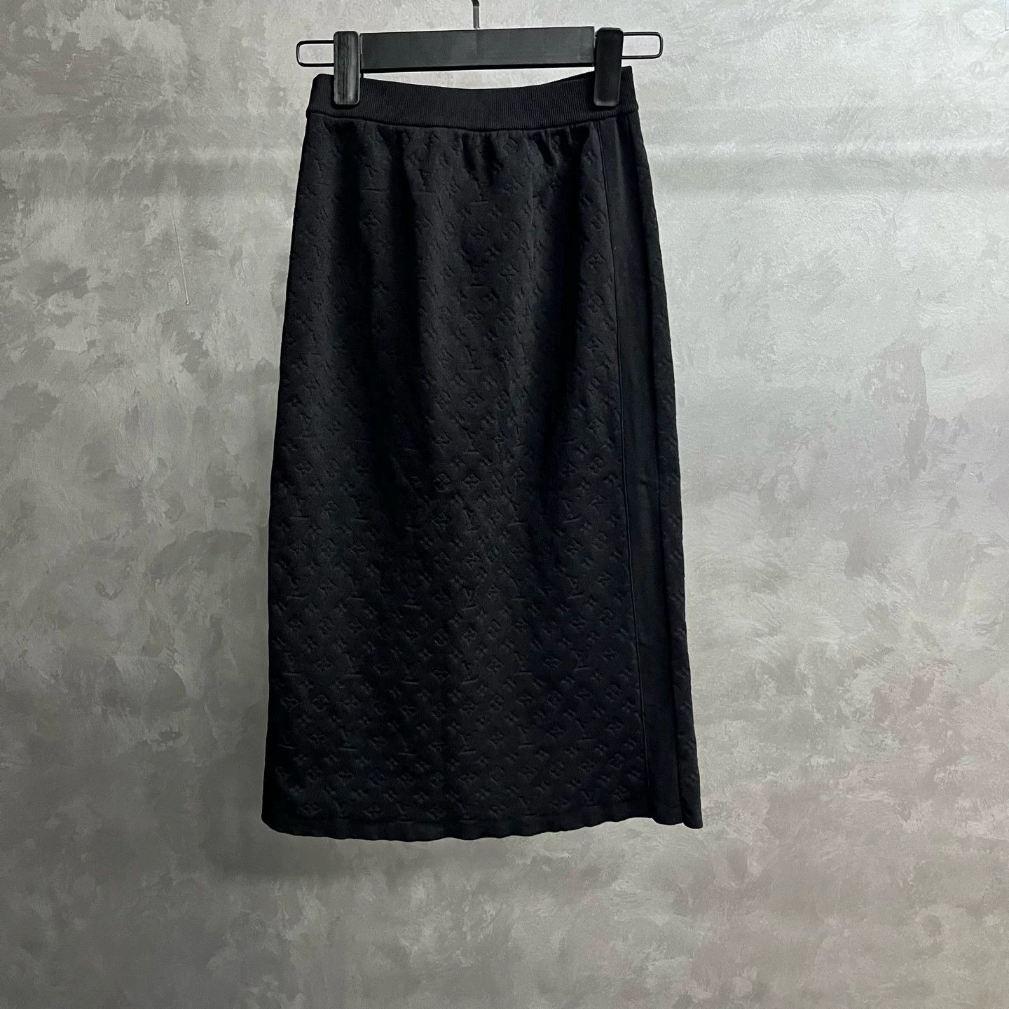 Louis Vuitton Louis Vuitton Long Black T-Shirt S Women Size S / US 4 / IT 40 - 2 Thumbnail