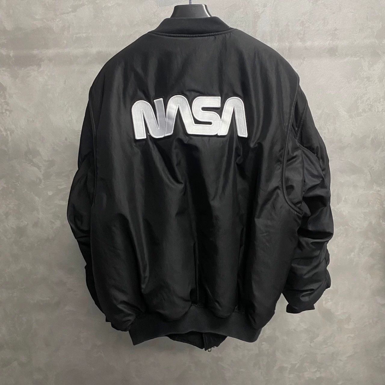 Balenciaga Balenciaga Embroidered Graphic Black Hoodie 44 Men Size US L / EU 52-54 / 3 - 2 Thumbnail