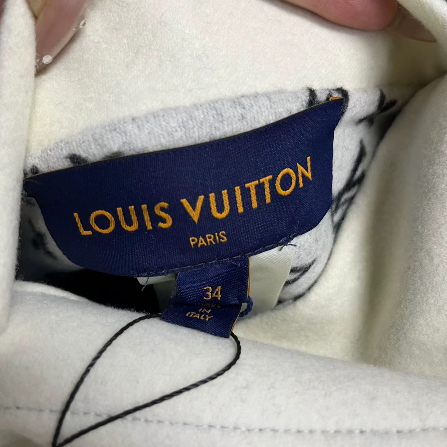 Louis Vuitton Louis Vuitton White Designer Casual Size XXS / US 00 / IT 34 - 3 Thumbnail