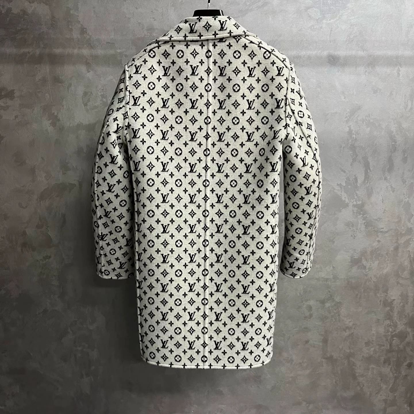 Louis Vuitton Louis Vuitton White Designer Casual Size XXS / US 00 / IT 34 - 7 Thumbnail