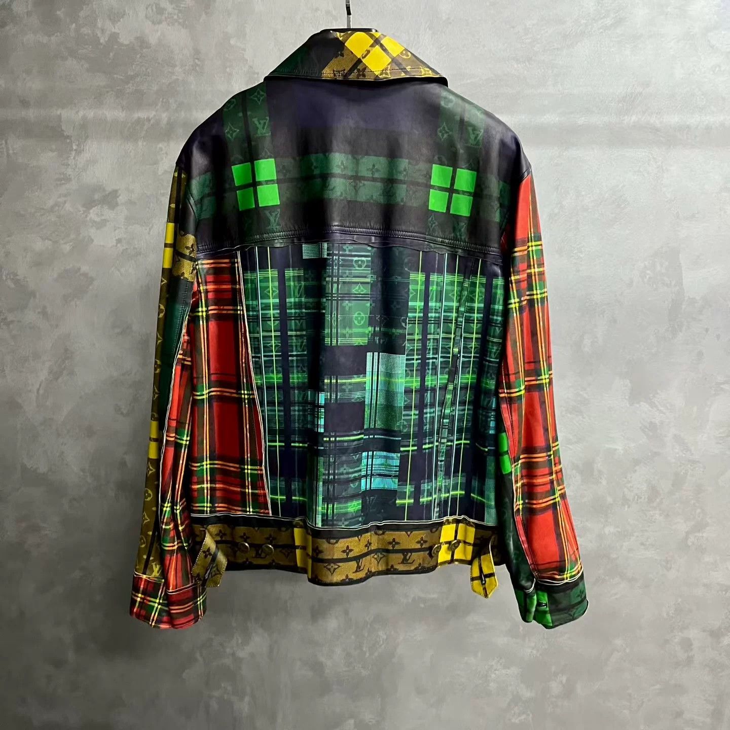 Louis Vuitton Louis Vuitton Multi Designer Casual Size 4XL / US 24-26 - 5 Thumbnail