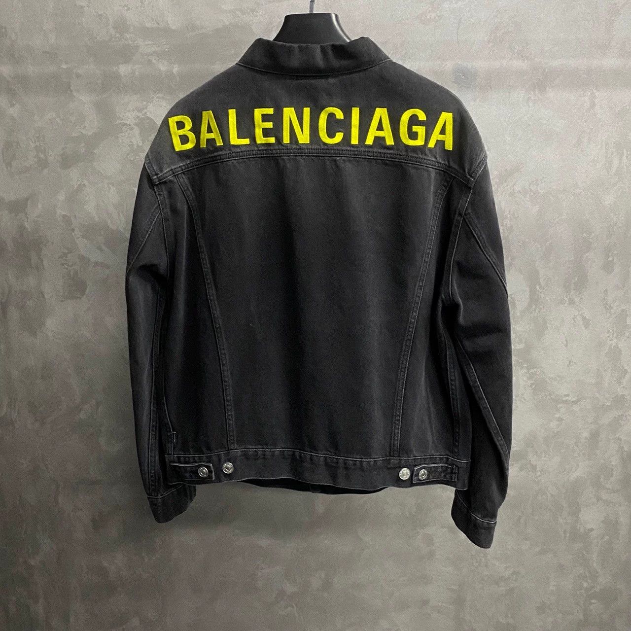 Balenciaga Balenciaga Retro Graphic Green Hoodie 46 Men Size US L / EU 52-54 / 3 - 2 Thumbnail