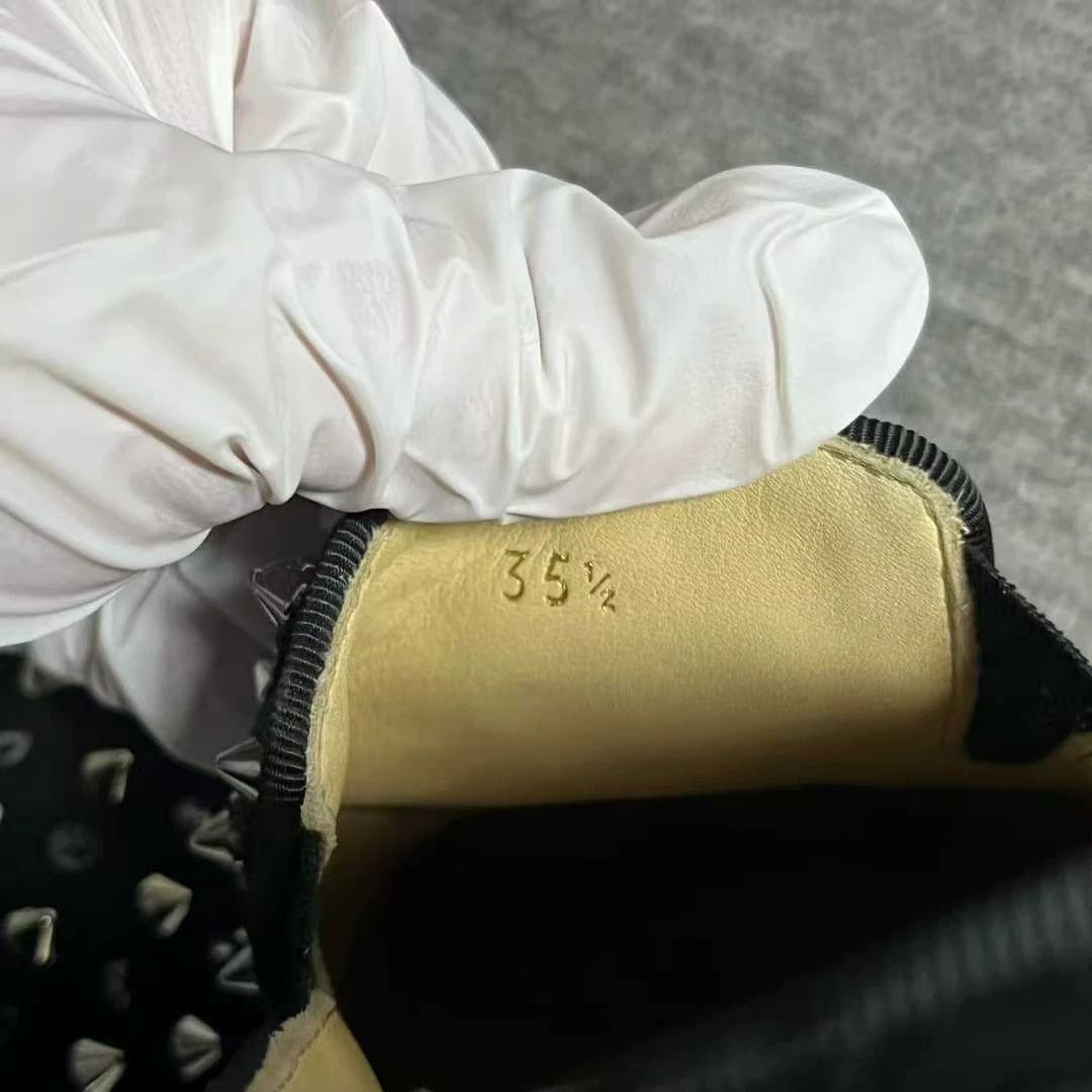 Christian Louboutin Christian Louboutin Black Lowtop Sneakers 35.5 Women Size US 5 / IT 35 - 4 Thumbnail