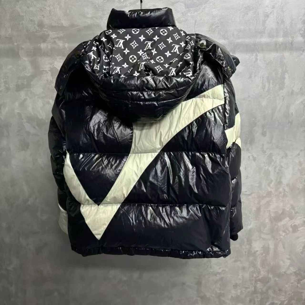 Louis Vuitton Louis Vuitton Black Designer Casual Size XS / US 0-2 / IT 36-38 - 5 Thumbnail