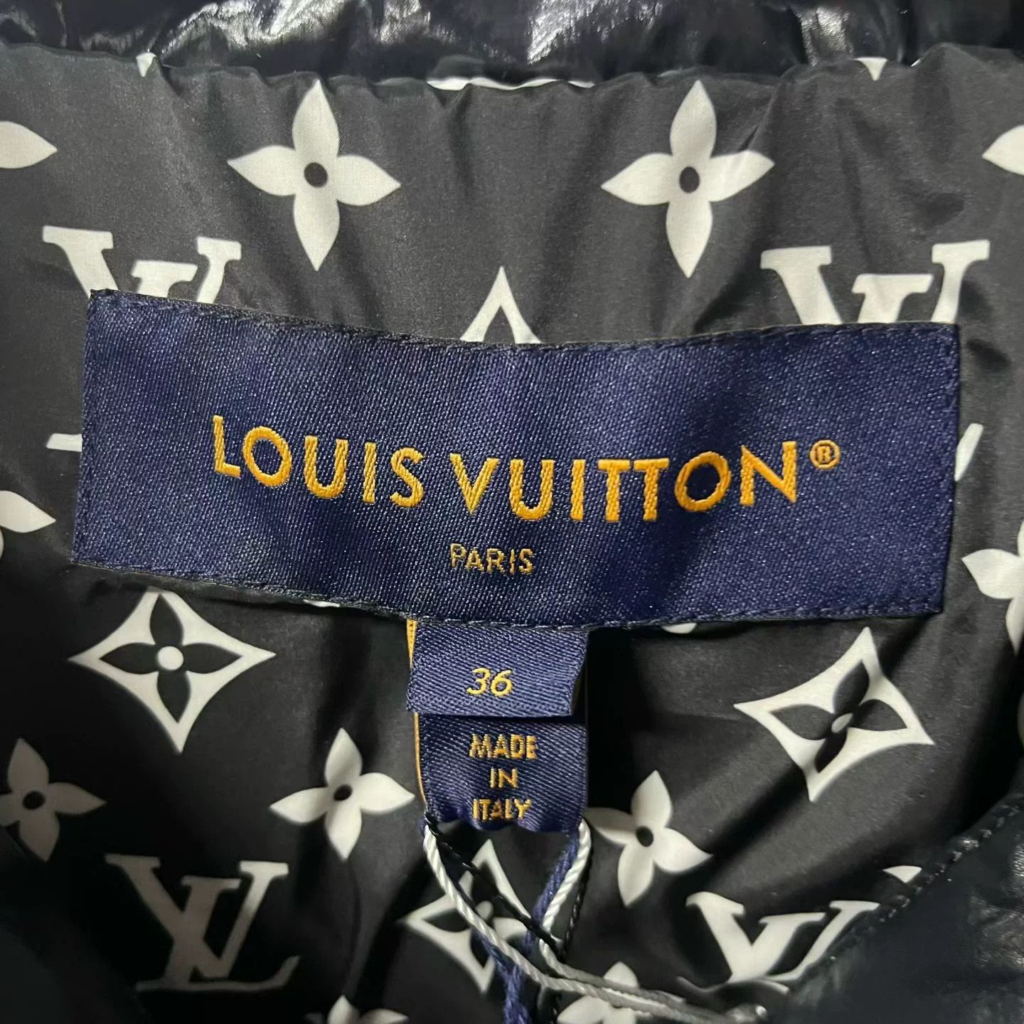 Louis Vuitton Louis Vuitton Black Designer Casual Size XS / US 0-2 / IT 36-38 - 2 Thumbnail