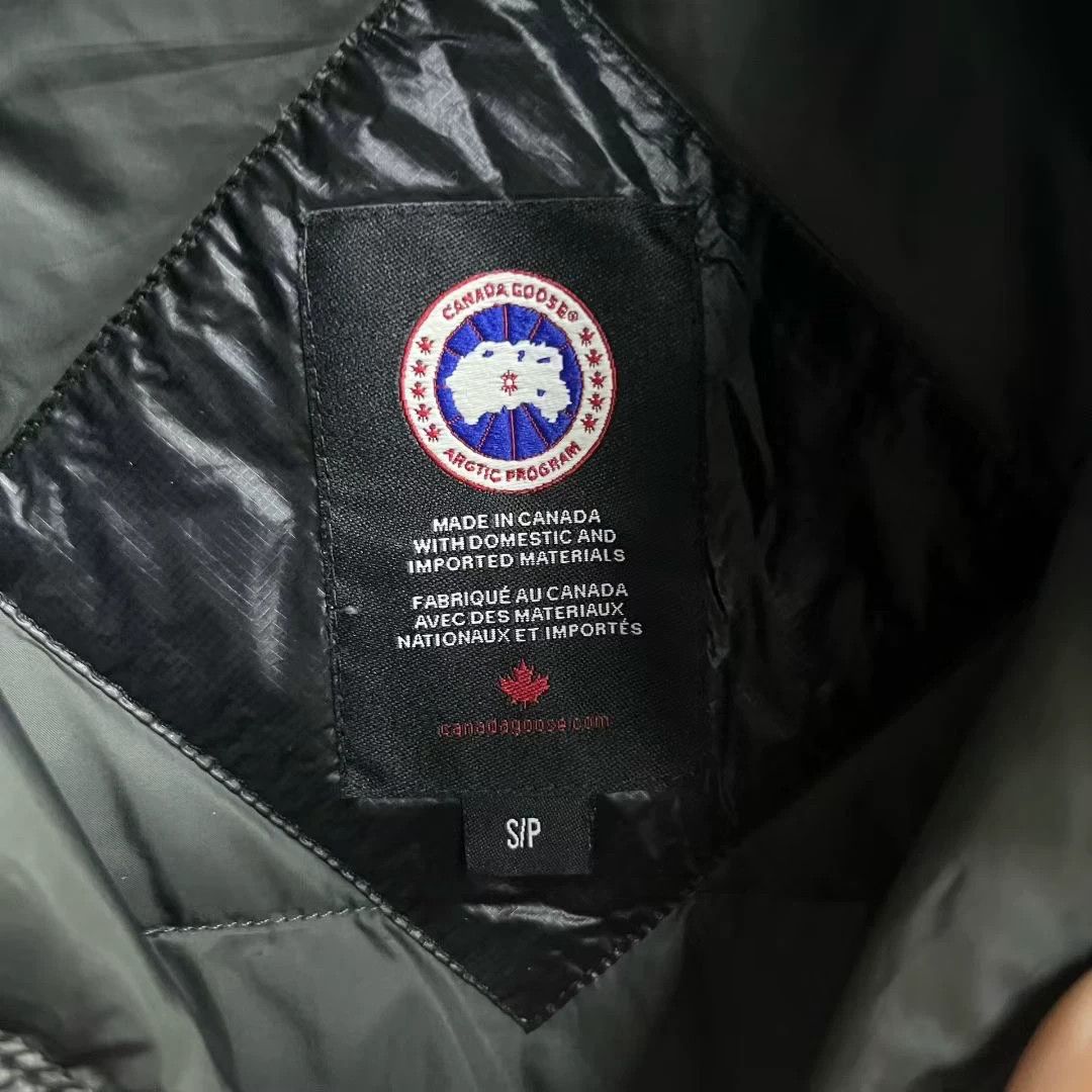 Canada Goose Canada Goose Black Down Jacket S Women Size S / US 4 / IT 40 - 2 Thumbnail