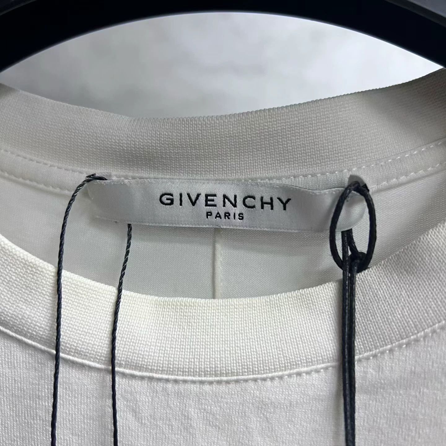 Givenchy Givenchy Printed Graphic White T-Shirt XS Women Size XS / US 0-2 / IT 36-38 - 2 Thumbnail