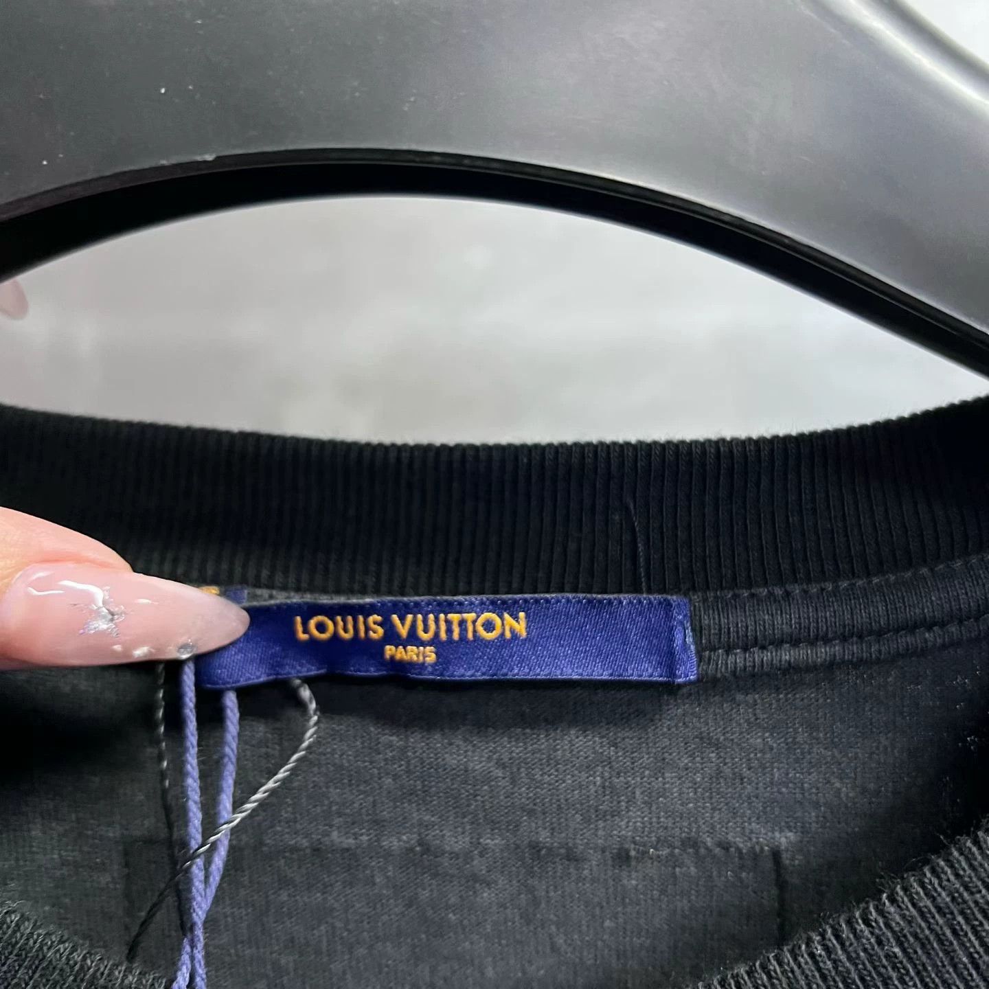 Louis Vuitton Louis Vuitton Retro Graphic Black T-Shirt XL Women Size XL / US 12-14 / IT 48-50 - 2 Thumbnail