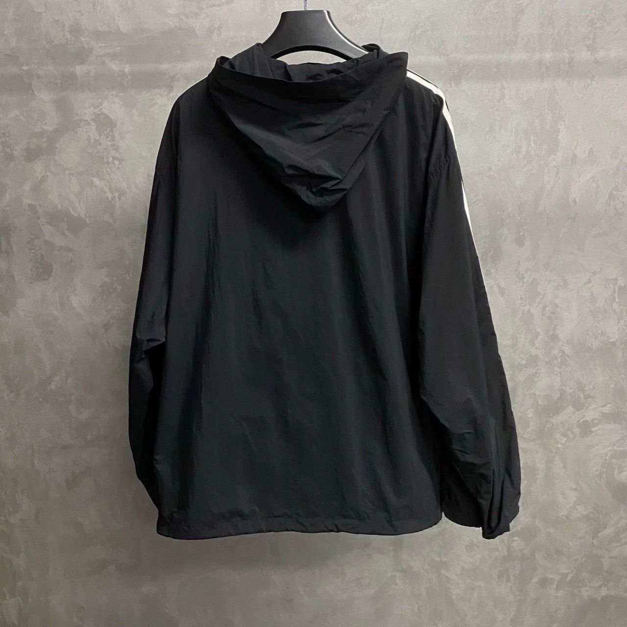 Balenciaga Balenciaga Retro Graphic Black Hoodie XXS Men Size US XXS / EU 40 - 2 Thumbnail