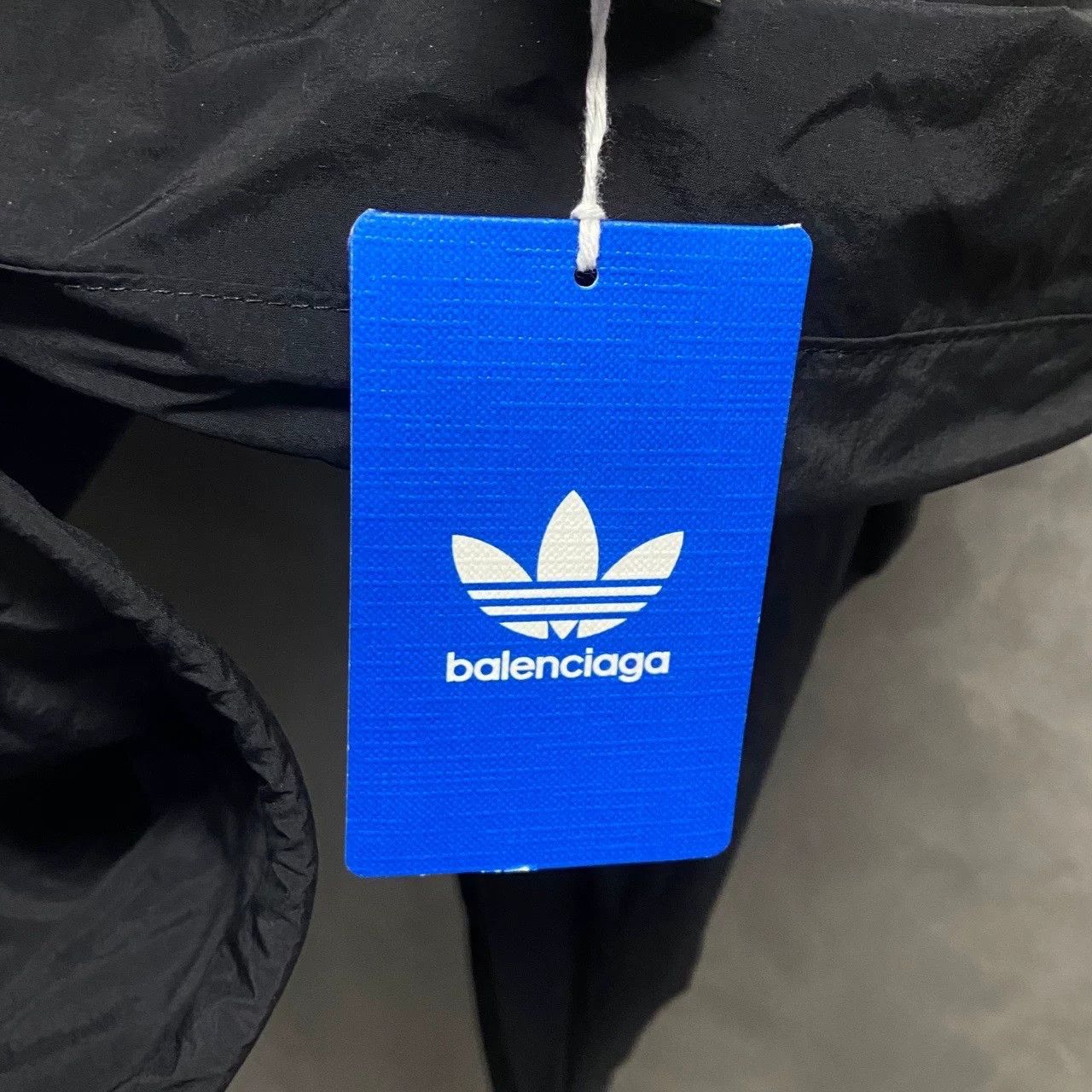 Balenciaga Balenciaga Retro Graphic Black Hoodie XXS Men Size US XXS / EU 40 - 4 Thumbnail