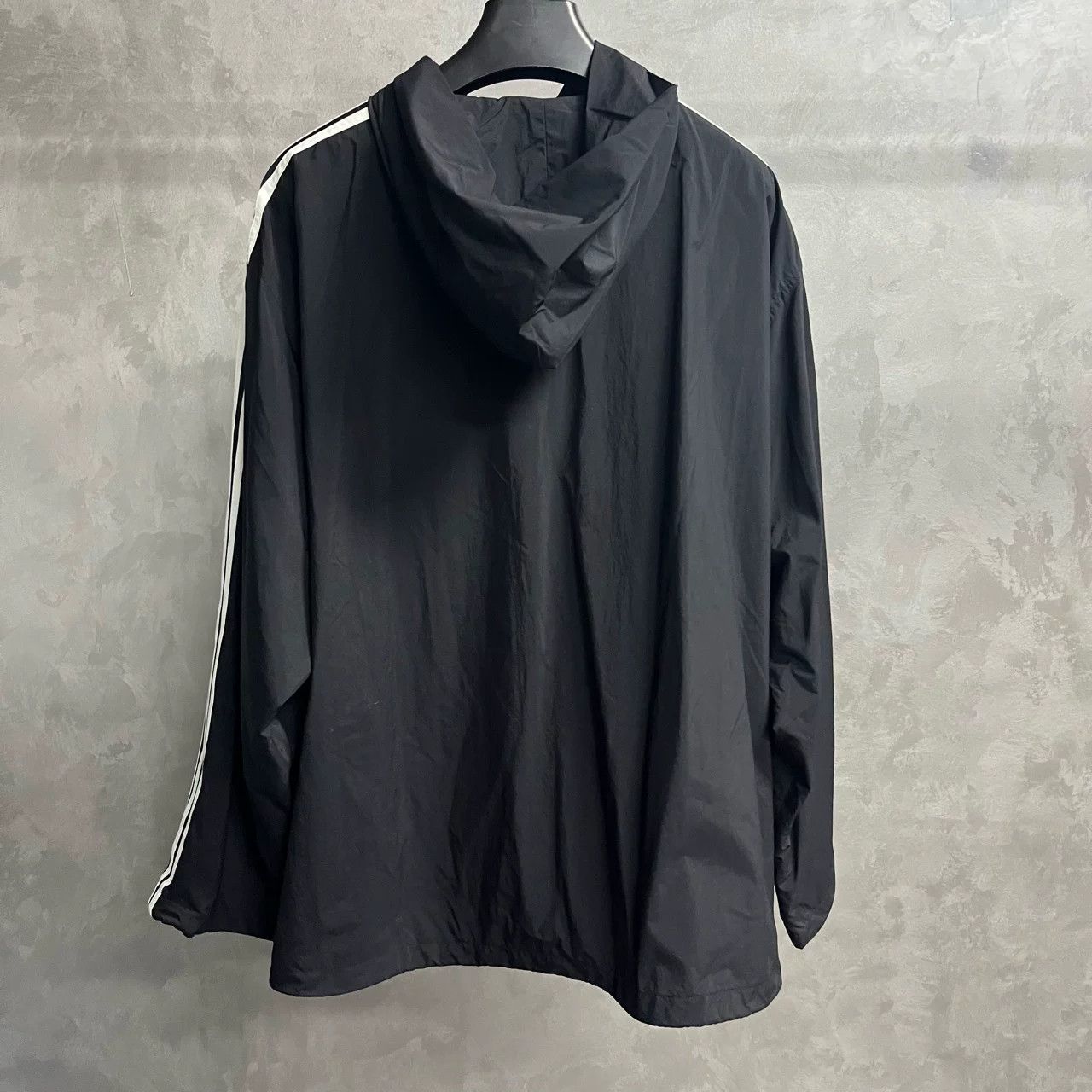 Balenciaga Balenciaga Retro Graphic Black Hoodie L Men Size US L / EU 52-54 / 3 - 5 Thumbnail