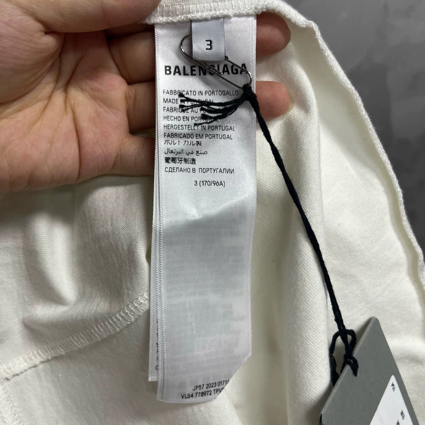 Balenciaga Balenciaga Retro Printed White Hoodie 2 Men Size US XS / EU 42 / 0 - 2 Thumbnail